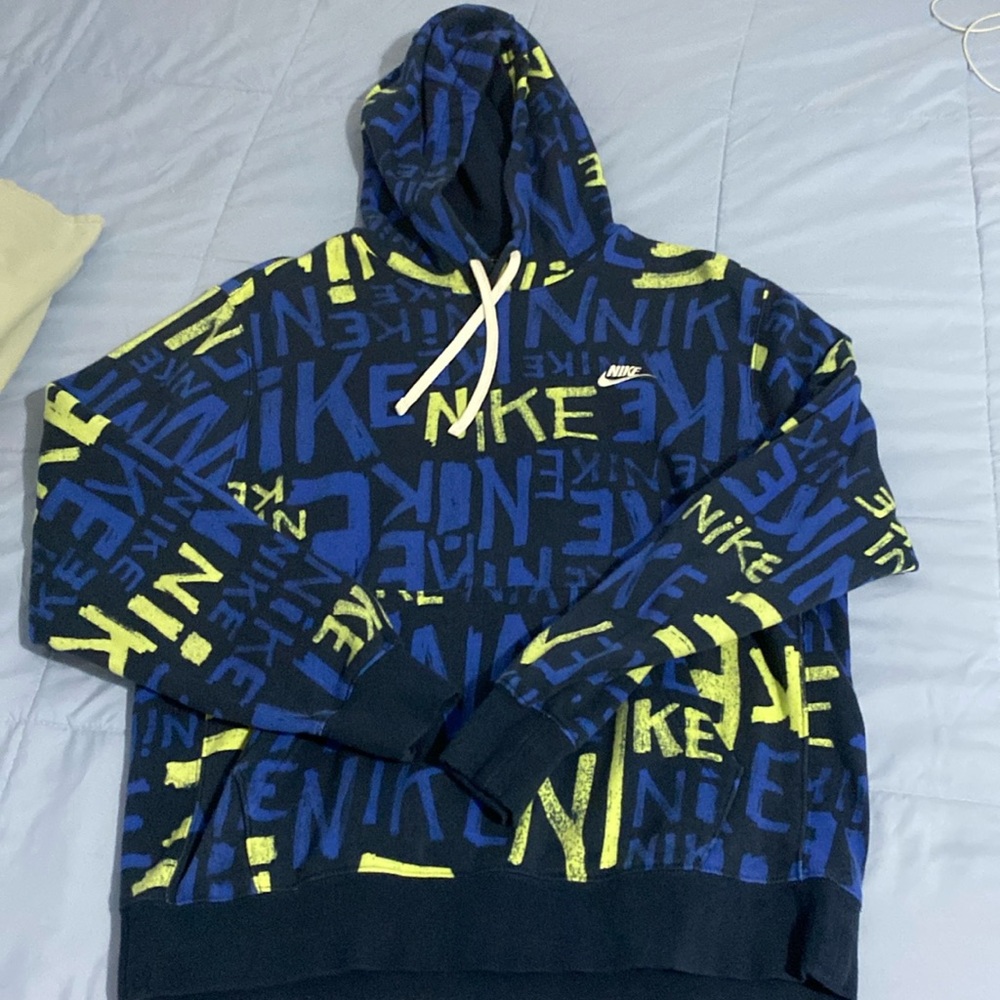 Nike hoodie L